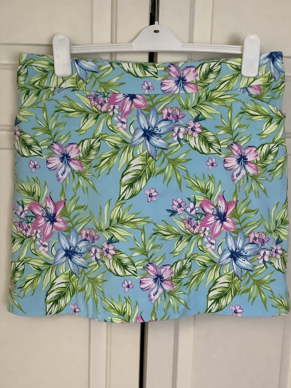 Coral Bay Floral Tropical Print Skort with 2 side pockets. Final sale .